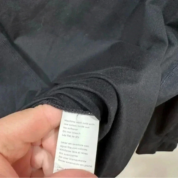 🍁 Fabletics black Phoenix Long-Sleeve Top Large - Picture 13 of 13